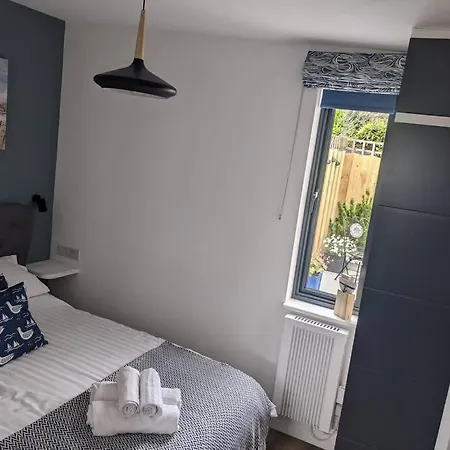 Modern Cosy Walking Distance To Many Cove Beaches And Coast Path Walks As Well As The Famous Helford River Apartamento *
