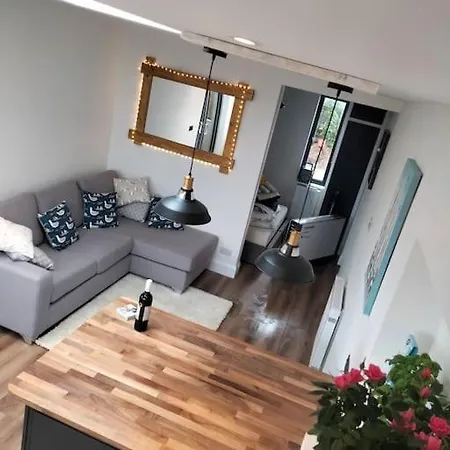 Apartamento Modern Cosy Walking Distance To Many Cove Beaches And Coast Path Walks As Well As The Famous Helford River